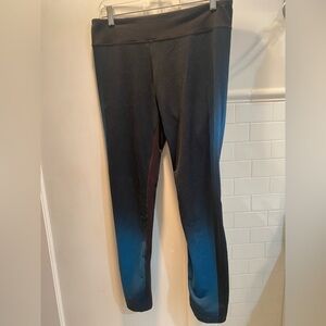 Under Armour- Ombré All Weather Legging w/Coin Pocket, Black/Aqua, Size L